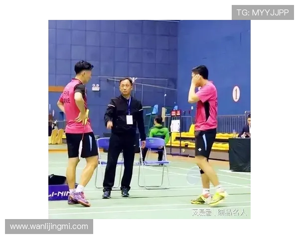 成都羽毛球队与重庆羽毛球队赛后复盘分析意识与战术对比